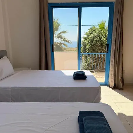 Seafront With Private Pool Dom wakacyjny