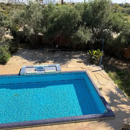 Seafront With Private Pool Dom wakacyjny *